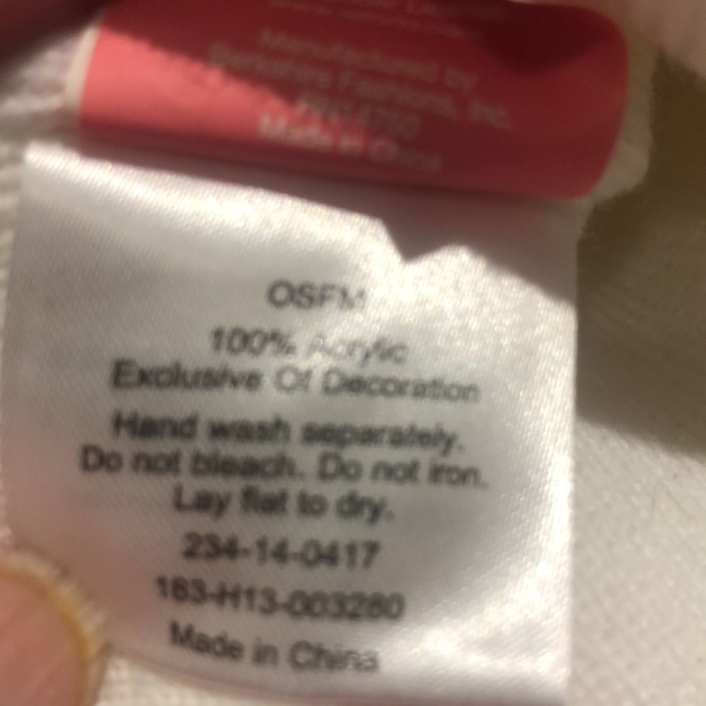 Hello Kitty beanie Tag says one size fits most. - Picture 4 of 5